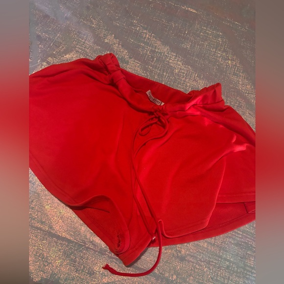 Red‎ Drawstring Shorts - Picture 2 of 2
